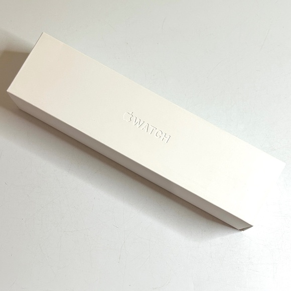 Apple Watch Series 5 GPS 44MM Silver Aluminum Case with White Sport Band - Picture 4 of 14